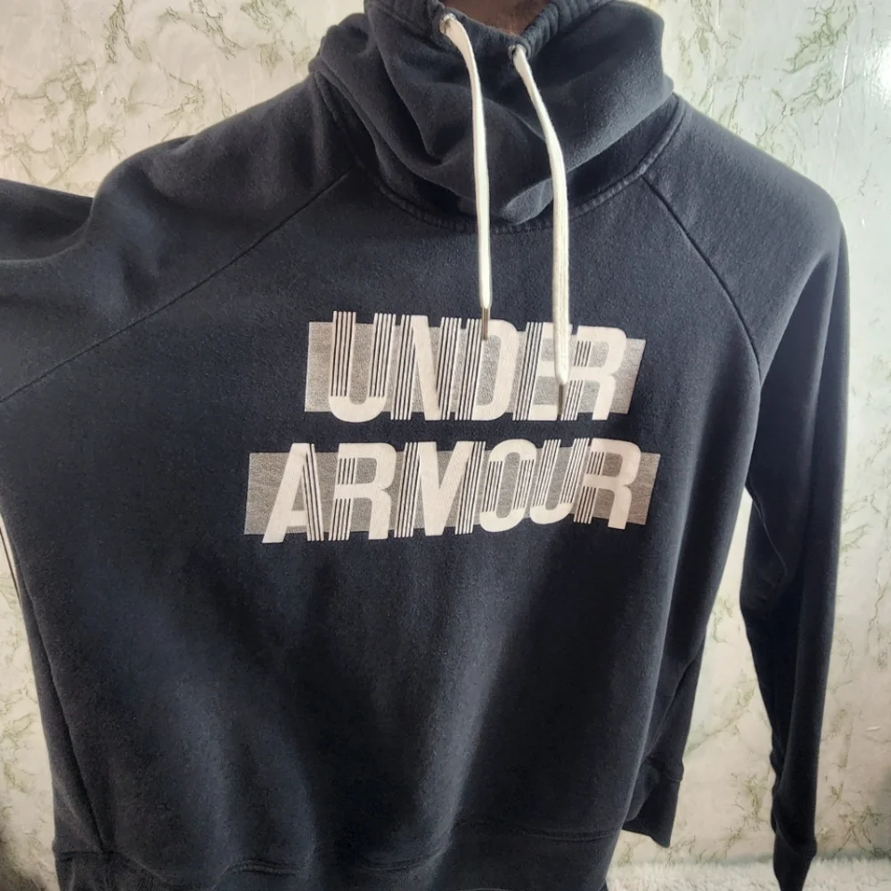 Under Armour Pullover Black Hoodie